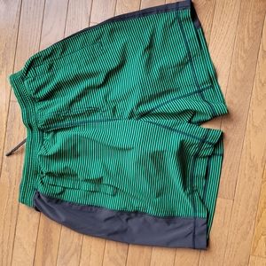 Lululemon Core Shorts in Green and Black